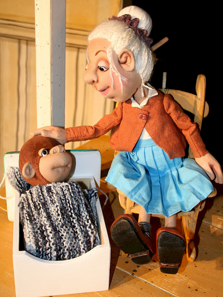 Oma Adele und das Glück aus der Kiste