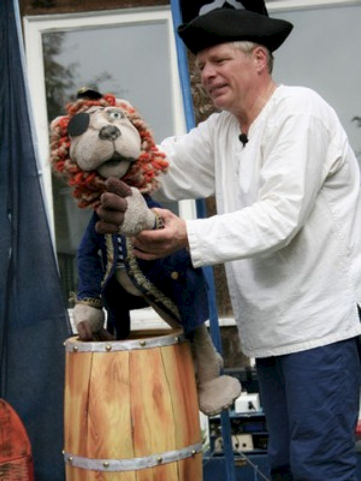 Rote PiRatte über Bord