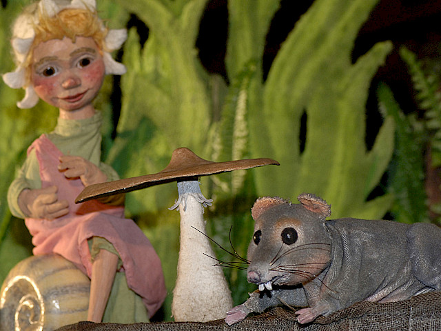 Szenenfoto: Was macht die Maus im Wichtelhaus