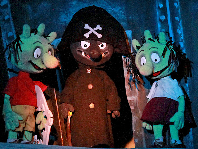 Szenenfoto: Die Olchis und der schwarze Pirat