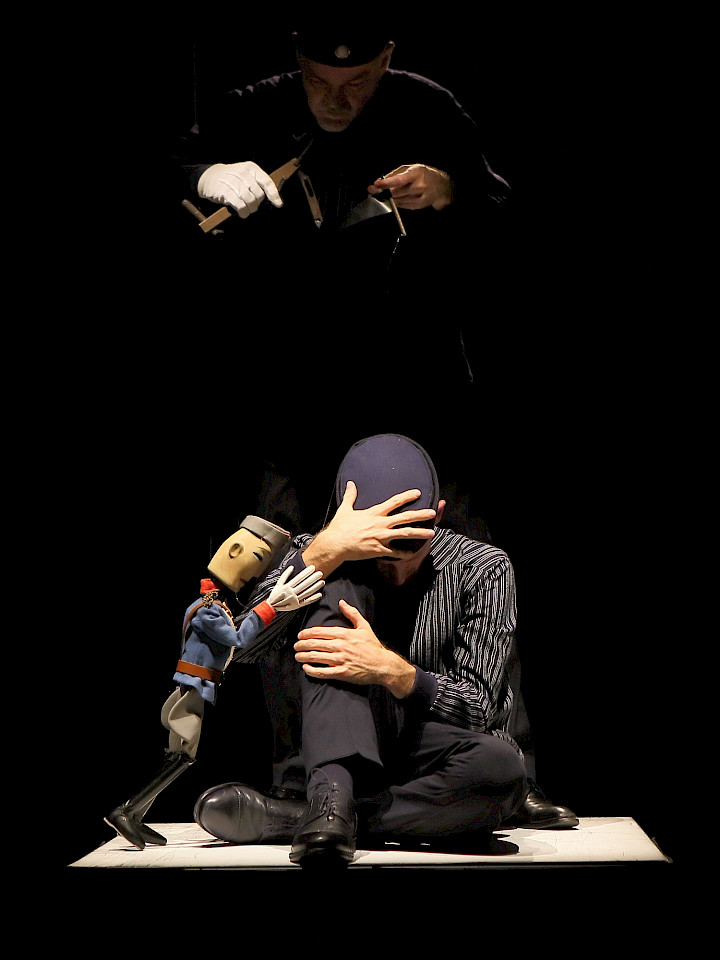 strings up! - Zwei Stücke für vergessene Figuren