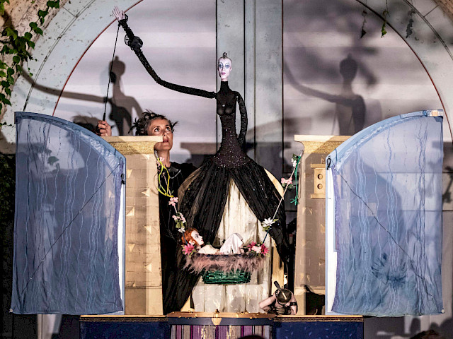 Szenenfoto: Die Zauberflöte - Sternstunde einer Souffleuse