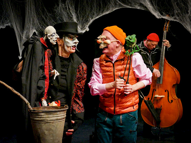 Szenenfoto: RÄUBERJAMMER oder Ich wär' so gern Vampir