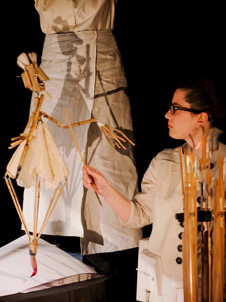 crinkled - zwei Leben gefaltet, zerknittert, geknüllt