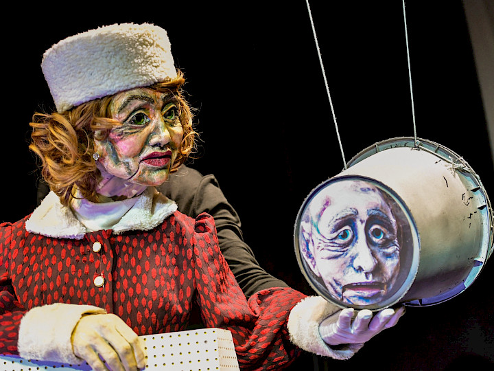 PMO-Theaterkritik: Alles im Eimer