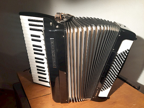 Akkordeon zu verkaufen