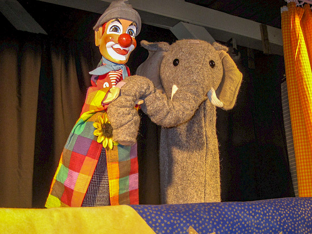 Szenenfoto: Kasperl im Zirkus